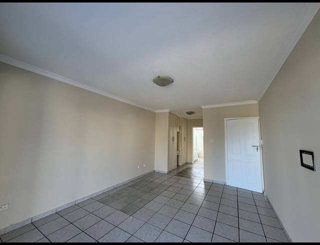 3 BEDROOM FLAT TO LET IN COMPENSATION BEACH